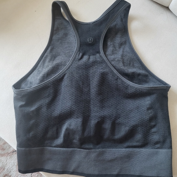 Lululemon workout top - Picture 2 of 2